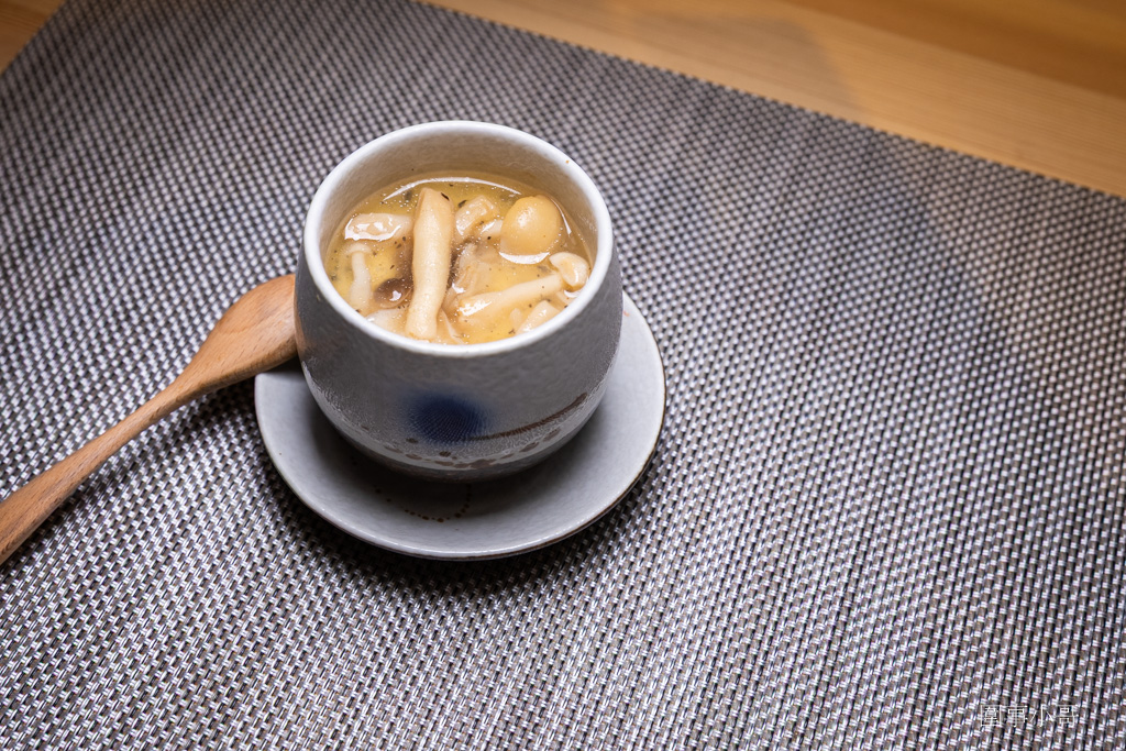 桃園大園青埔美食推薦-海童鐵板料亭，嚴選的食材遇上身懷絕技的主廚，一道道美味的鐵板料理讓人心滿意足。 @圍事小哥的幸福相框