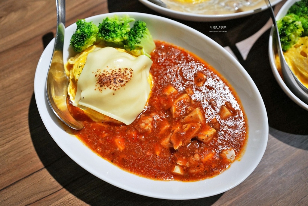 竹北-軟蛋醬蛋包飯專門製作所(竹北店)✓各種醬汁等你來嚐鮮