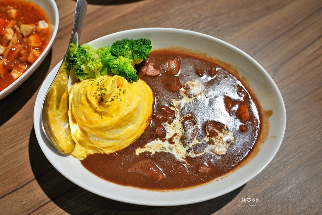 竹北-軟蛋醬蛋包飯專門製作所(竹北店)✓各種醬汁等你來嚐鮮