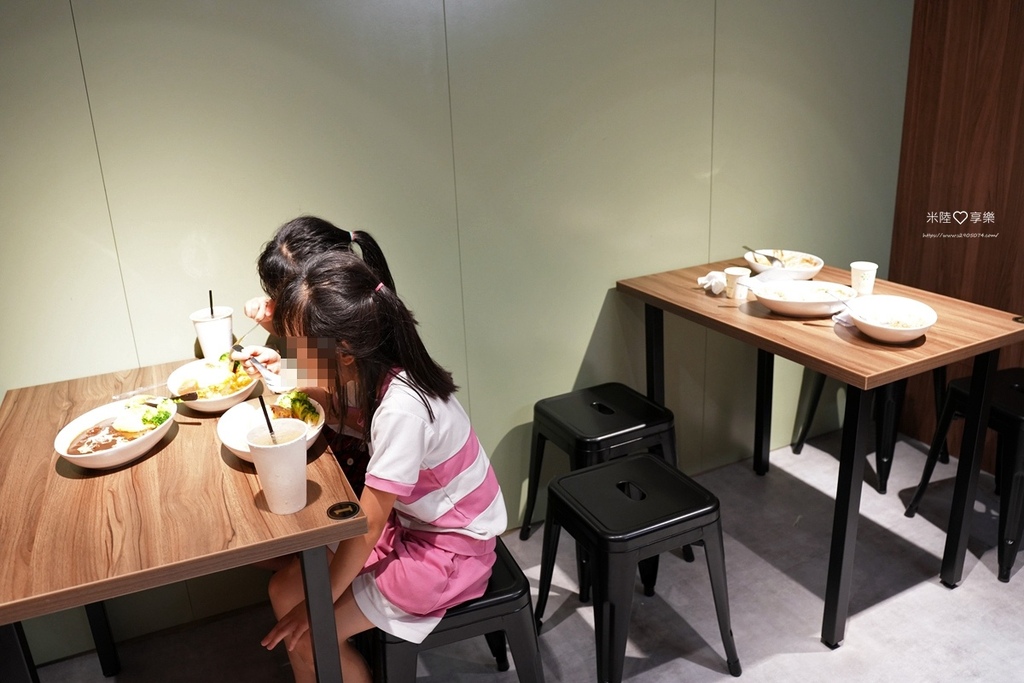 竹北-軟蛋醬蛋包飯專門製作所(竹北店)✓各種咖哩等你來嚐鮮