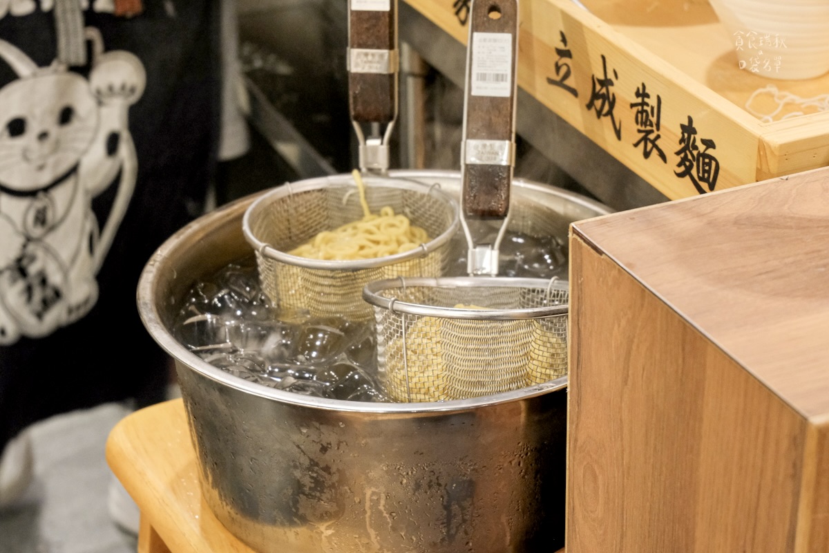 台中西屯｜台北人氣拉麵插旗台中！限定炭燒飛魚白湯拉麵鮮味滿滿｜隱家拉麵 台中精明店