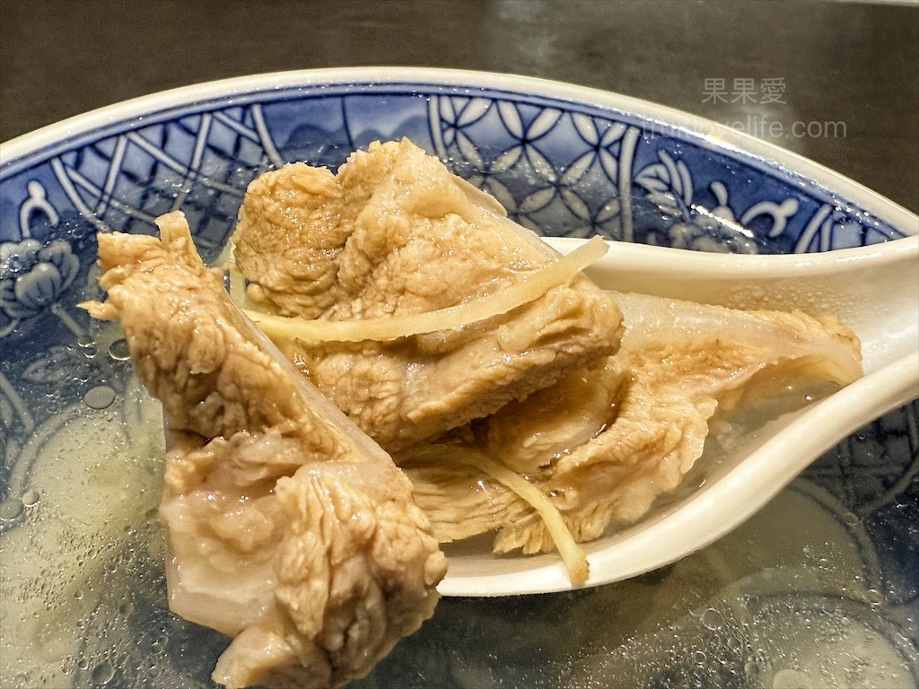 松柏坑油飯 | 南投名間早午餐，松柏嶺受天宮銅板美食小吃，來松柏嶺不能錯過的古早味油飯，自製油飯醬很加分 @果果愛Fruitlove