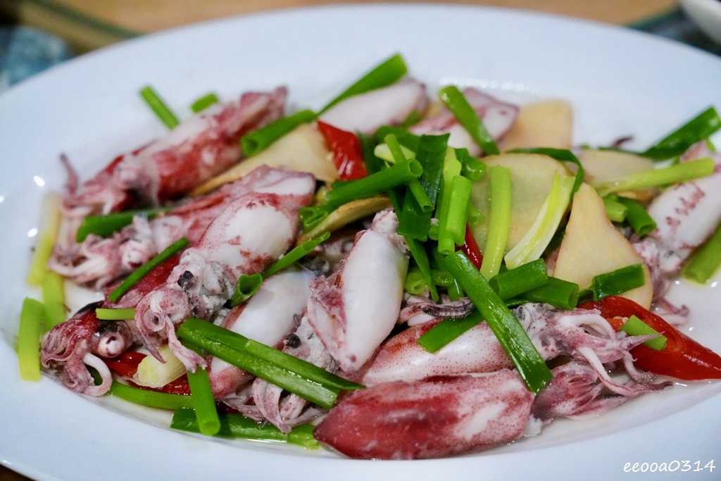 平溪菁桐美食推薦｜明月居平價小吃店，在地人帶路的樸實家常味!