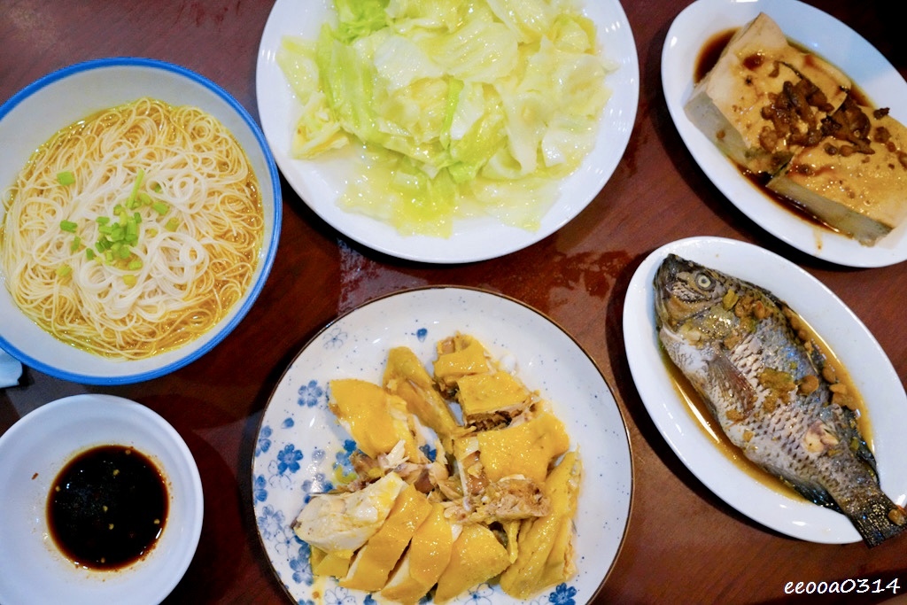 坪林在地美食推薦｜甲鼎茶莊古早味小吃，茶油入菜的家常好味道!