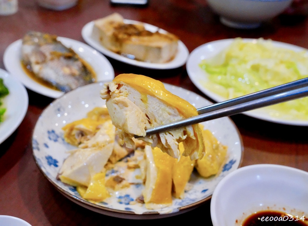 坪林在地美食推薦｜甲鼎茶莊古早味小吃，茶油入菜的家常好味道!