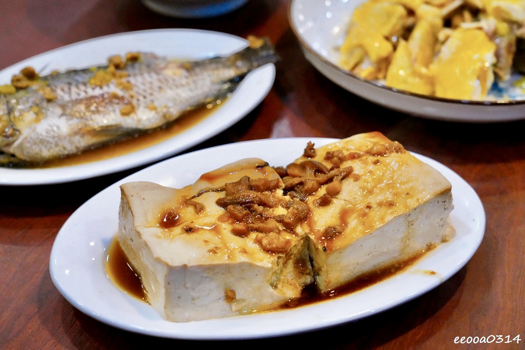 坪林在地美食推薦｜甲鼎茶莊古早味小吃，茶油入菜的家常好味道!