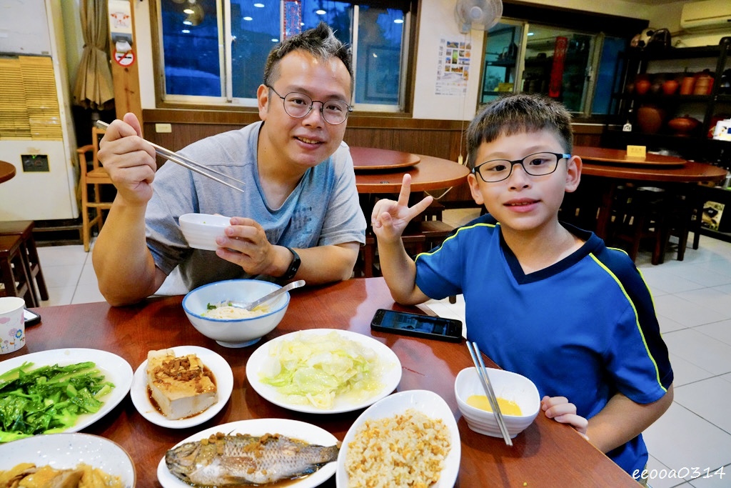 坪林在地美食推薦｜甲鼎茶莊古早味小吃，茶油入菜的家常好味道!