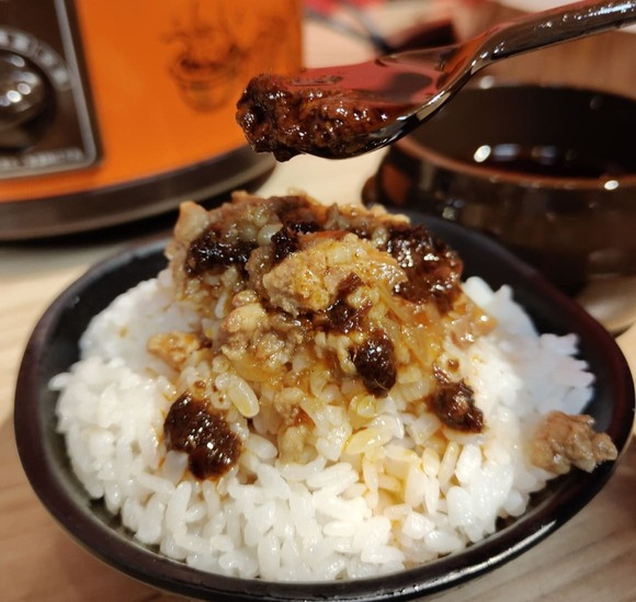 新竹光復本舖 乾鍋麻辣過癮 × 內用自助吧吃到飽 × 冰粉清