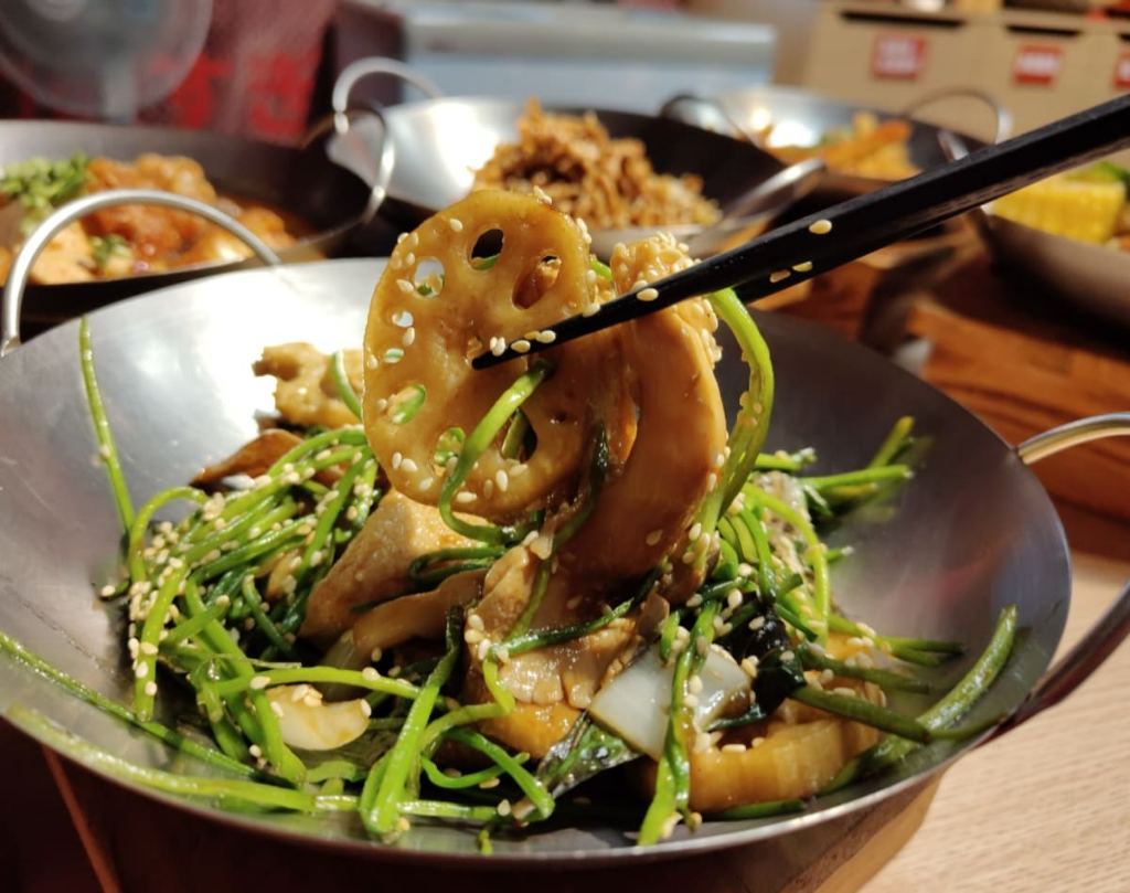 新竹光復本舖 乾鍋麻辣過癮 × 內用自助吧吃到飽 × 冰粉清