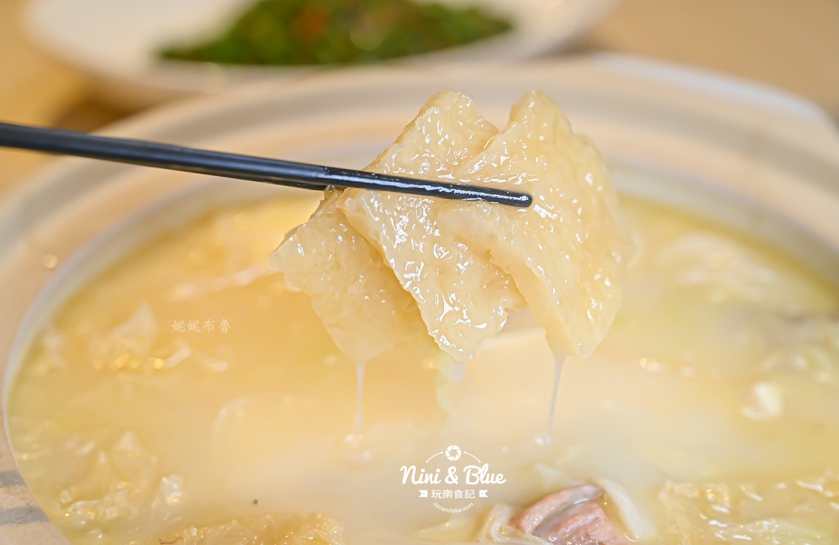 公益路圓桌包廂聚餐，主打砂鍋極上雞湯