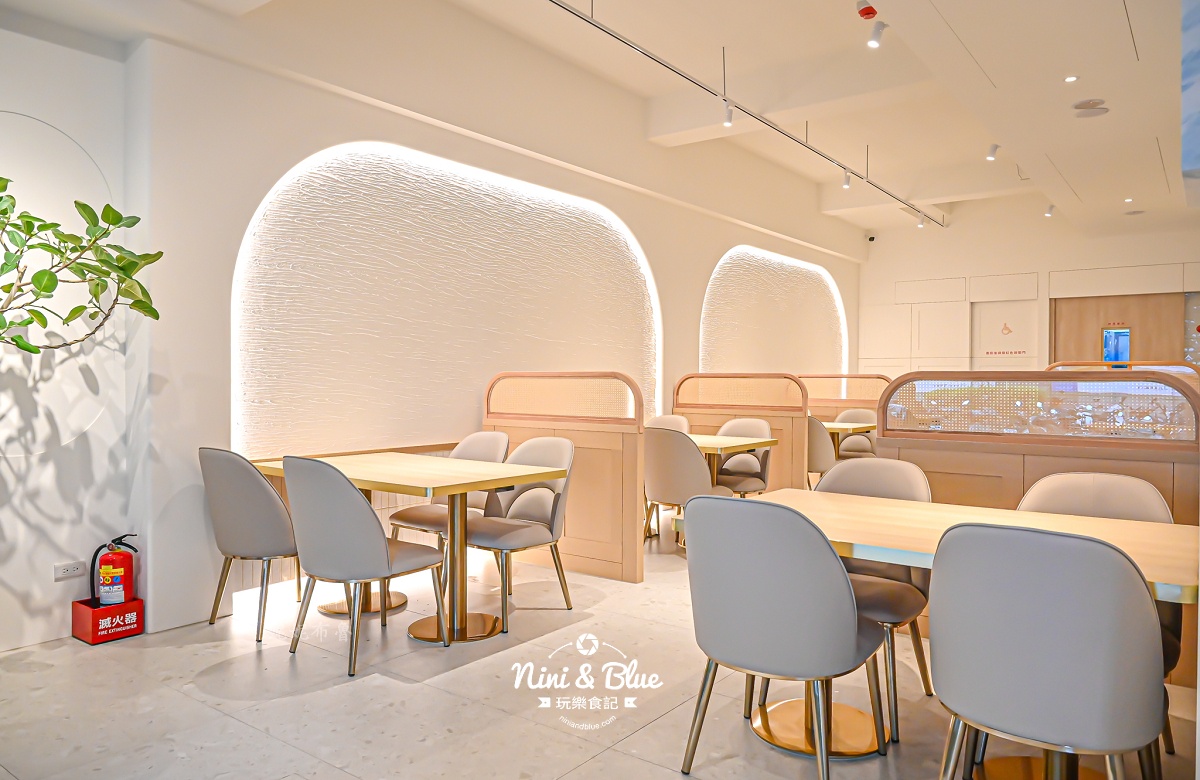 公益路圓桌包廂聚餐，主打砂鍋極上雞湯