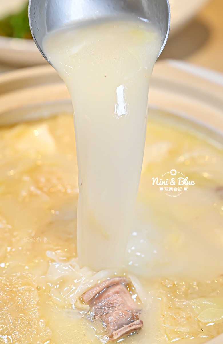 公益路圓桌包廂聚餐，主打砂鍋極上雞湯