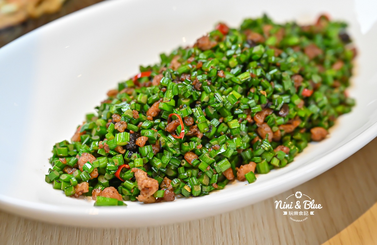 公益路圓桌包廂聚餐，主打砂鍋極上雞湯