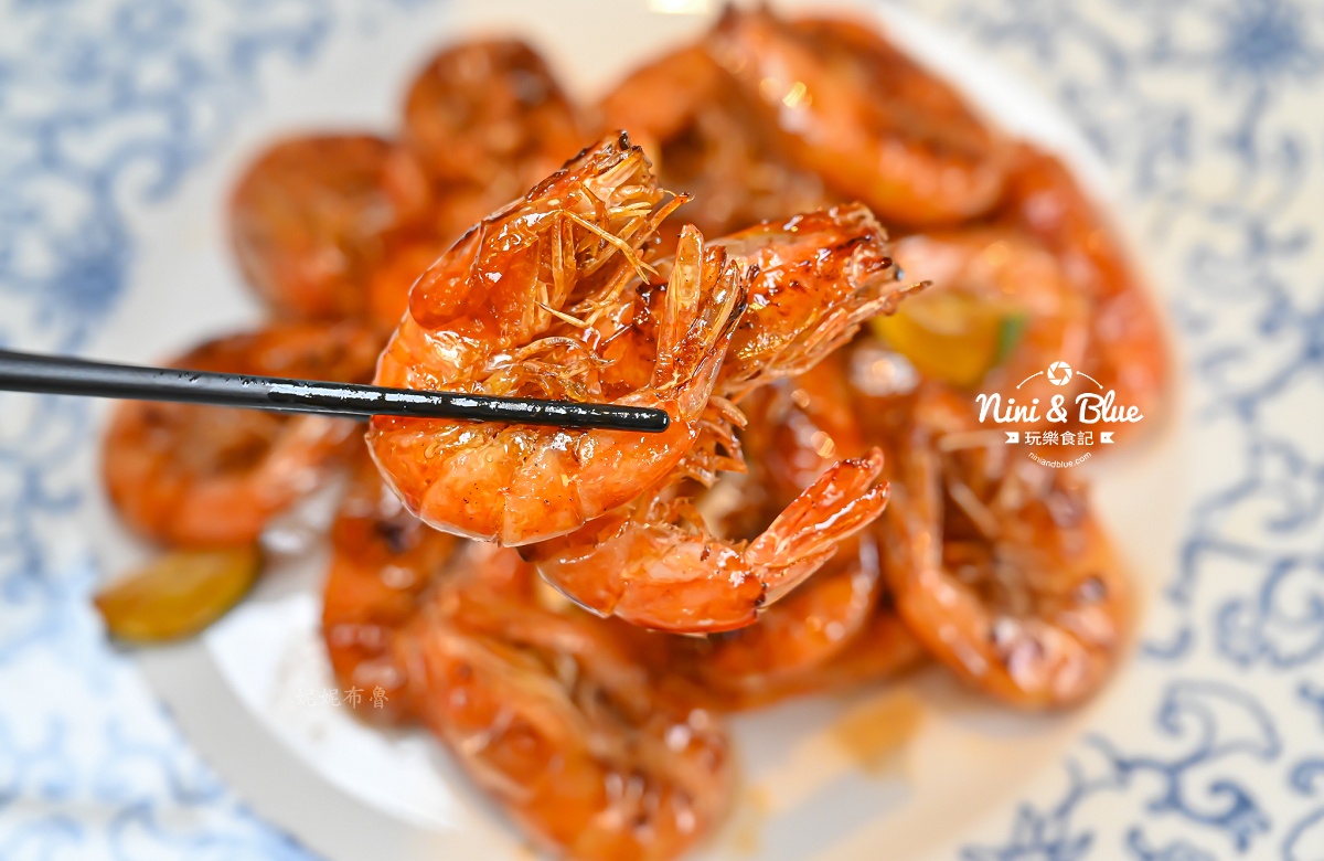 公益路圓桌包廂聚餐，主打砂鍋極上雞湯