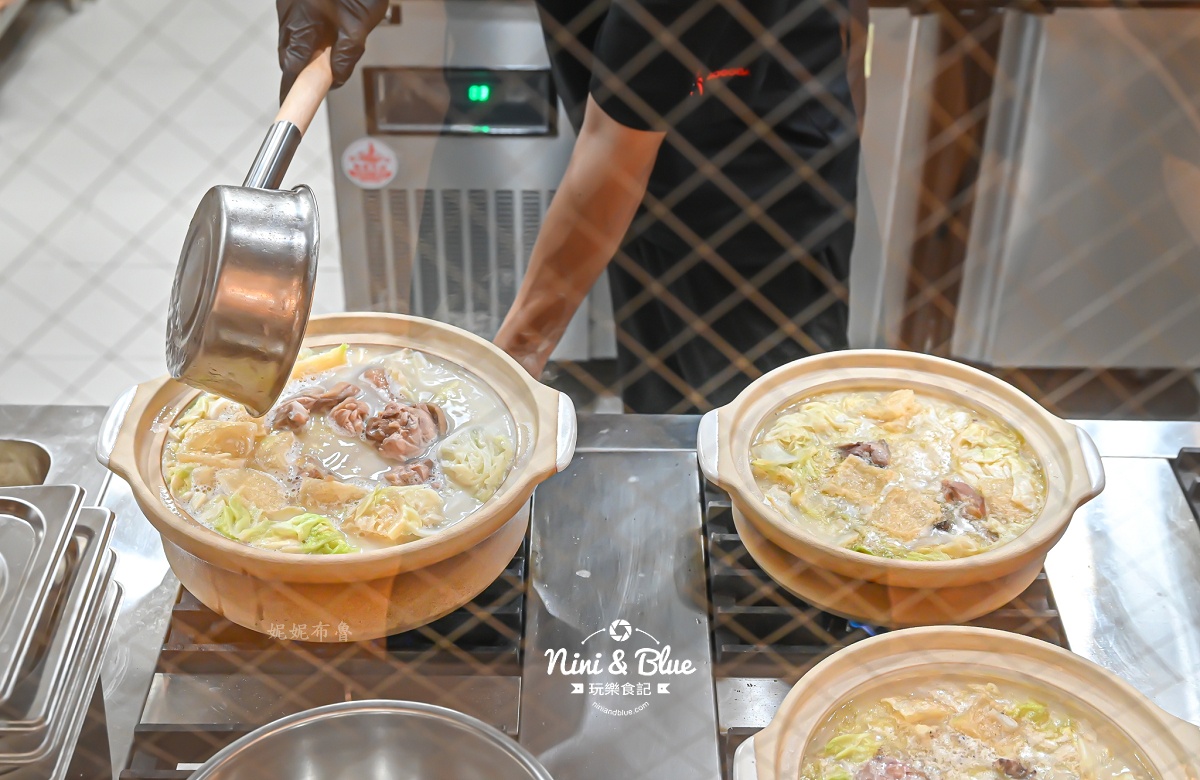 公益路圓桌包廂聚餐，主打砂鍋極上雞湯