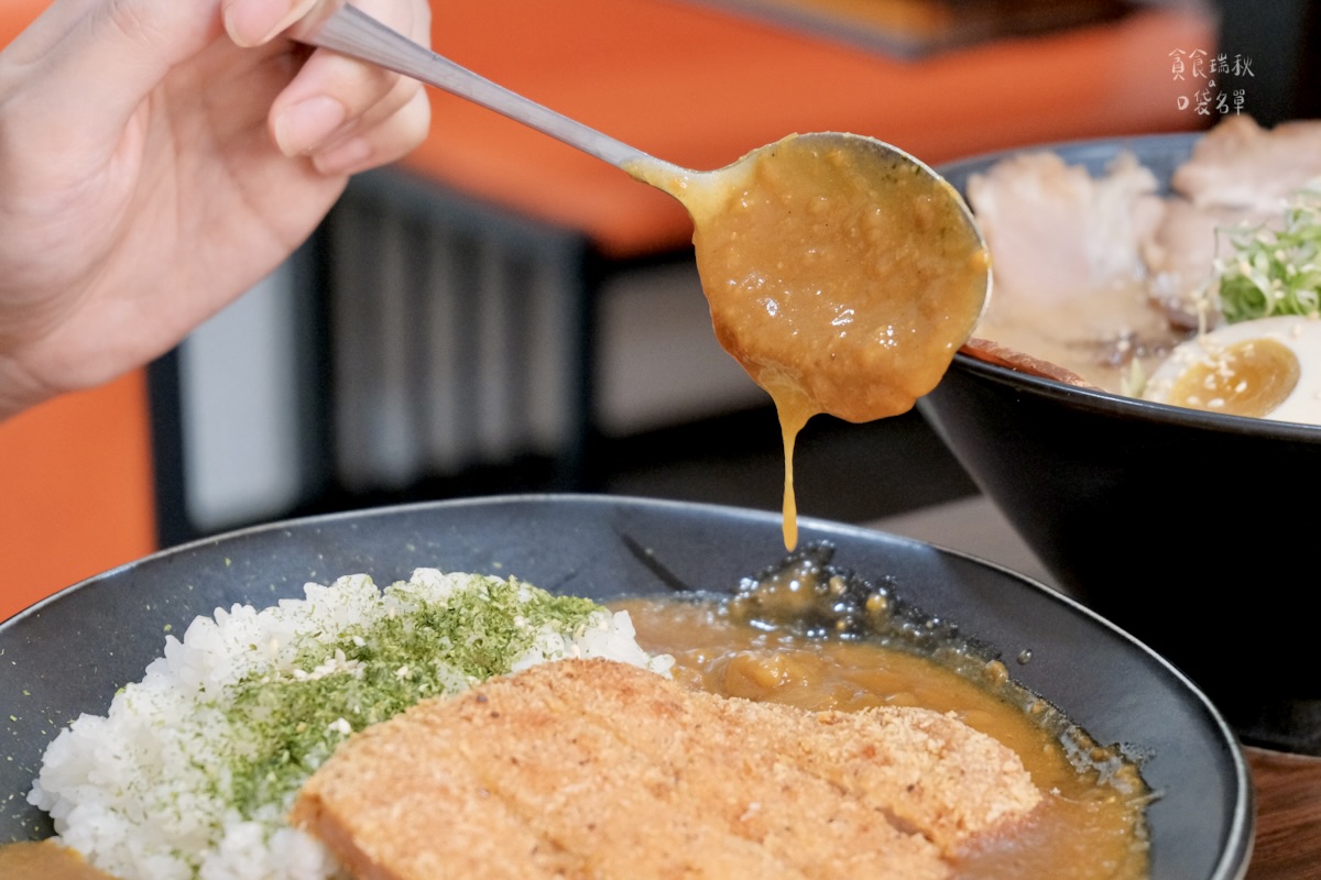 台中北屯|新店面登場!充滿職人精神的日式拉麵!超厚豬排咖哩飯超滿足|初霧拉麵