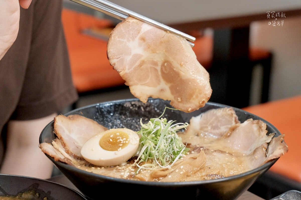 台中北屯|新店面登場!充滿職人精神的日式拉麵!超厚豬排咖哩飯超滿足|初霧拉麵