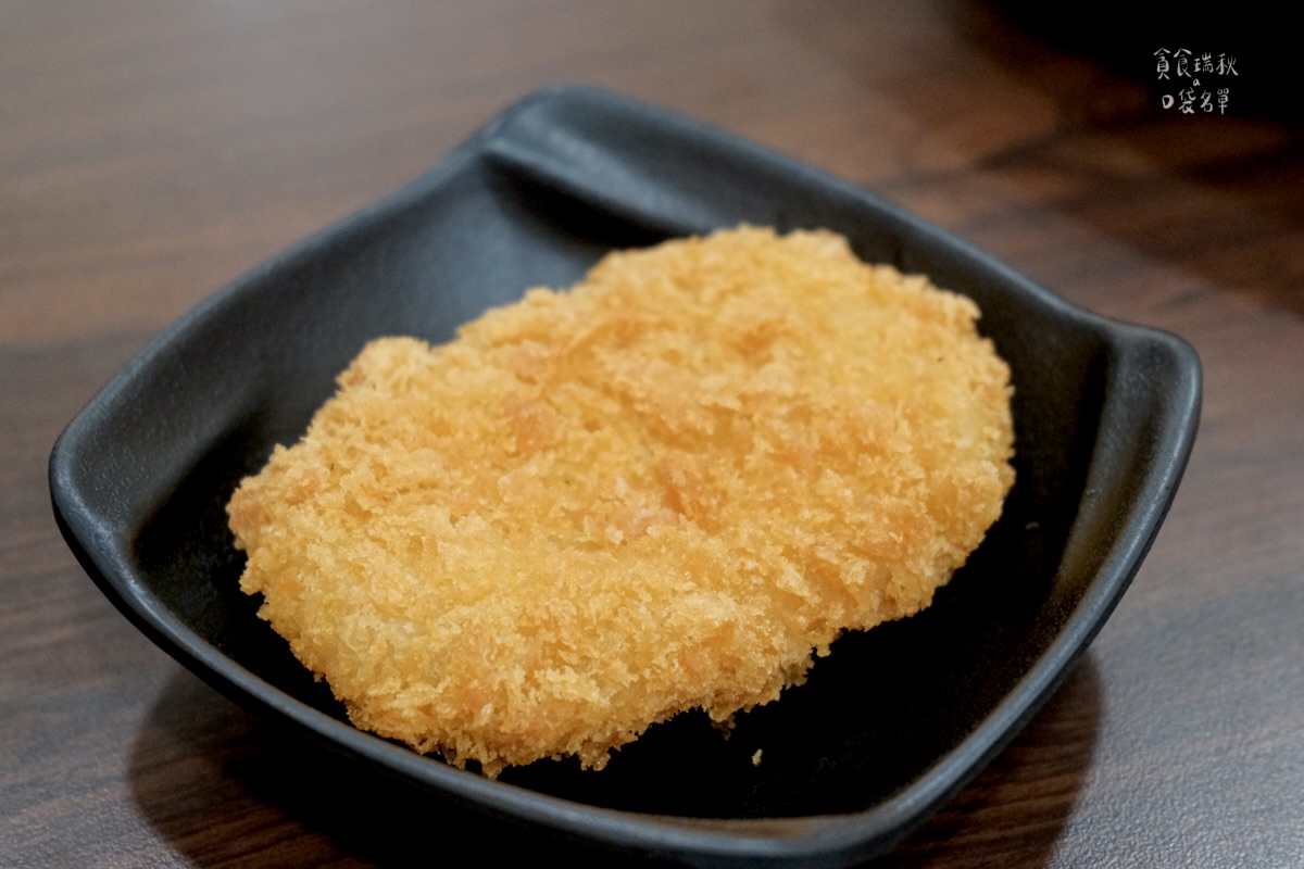 台中北屯|新店面登場!充滿職人精神的日式拉麵!超厚豬排咖哩飯超滿足|初霧拉麵