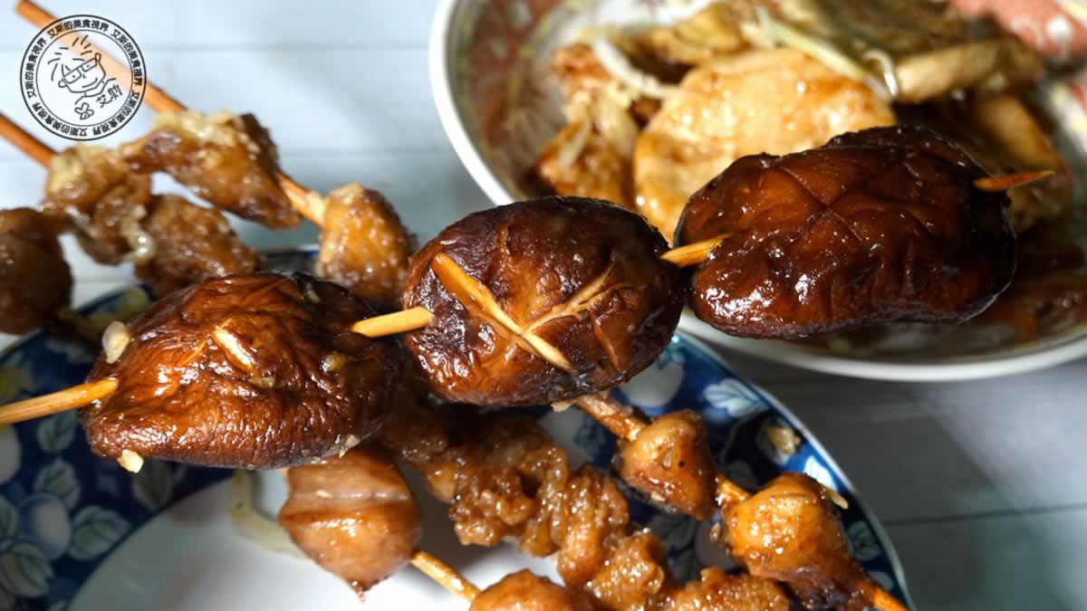 內湖737巷美食推薦！737炸烤之家獨門沙茶烤肉醬，在地人不想公開宵夜名單。