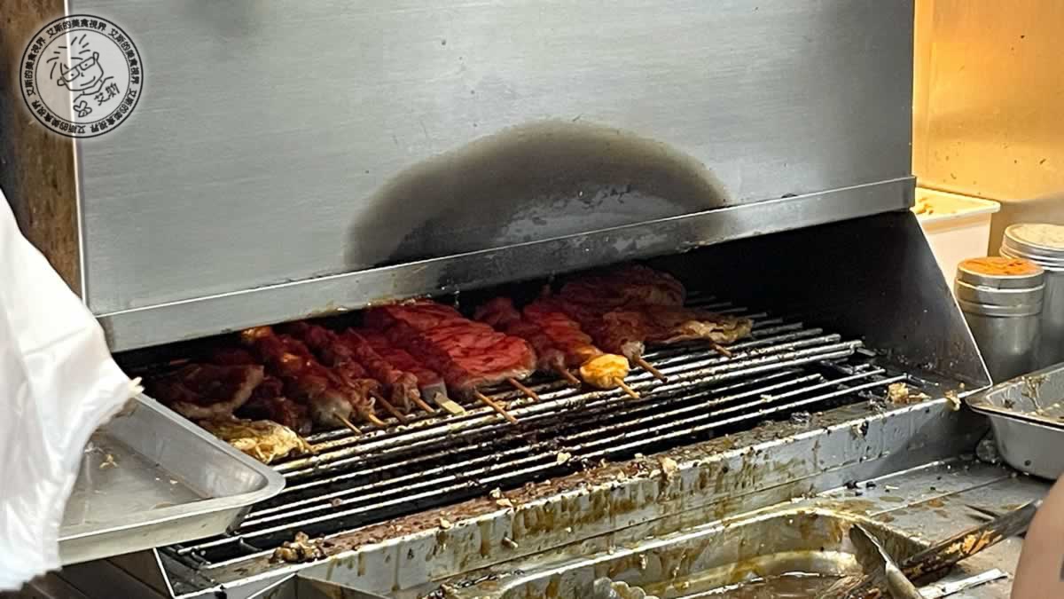 內湖737巷美食推薦！737炸烤之家獨門沙茶烤肉醬，在地人不想公開宵夜名單。