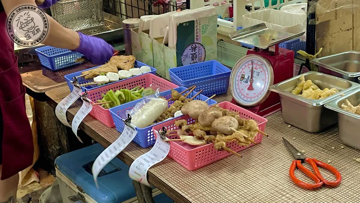 內湖737巷美食推薦！737炸烤之家獨門沙茶烤肉醬，在地人不想公開宵夜名單。