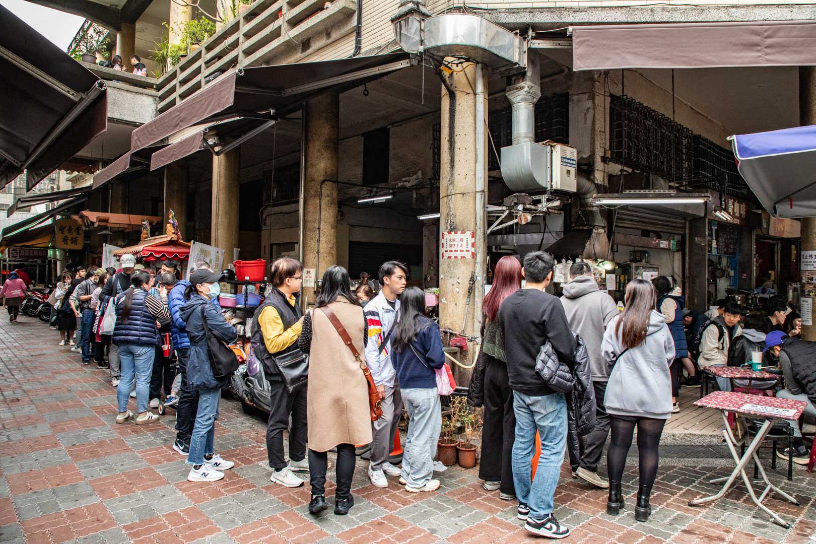 台南國華街美食推薦！福昇小食鱔魚意麵大火快炒，乾炒鱔魚意麵鍋氣十足。