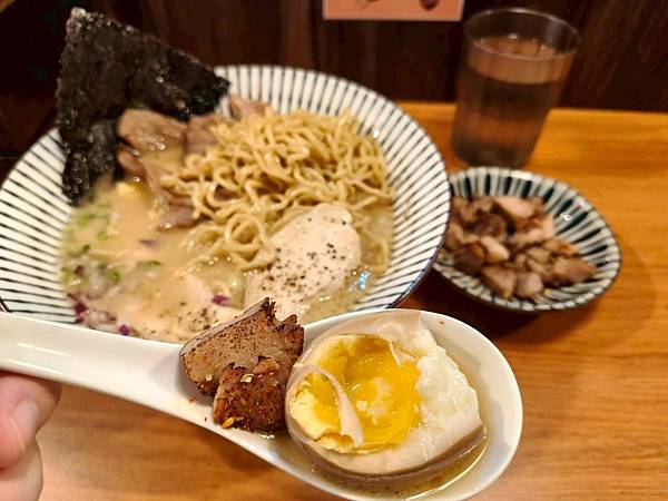 LINE_ALBUM_胡椒雞胸是蒜味拉麵_251002_69.jpg LINE_ALBUM_胡椒雞胸是蒜味拉麵_251002_69.jpg