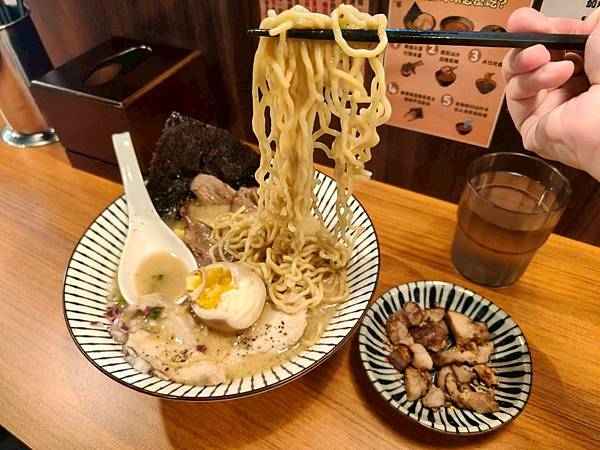 LINE_ALBUM_胡椒雞胸是蒜味拉麵_251002_71.jpg LINE_ALBUM_胡椒雞胸是蒜味拉麵_251002_71.jpg