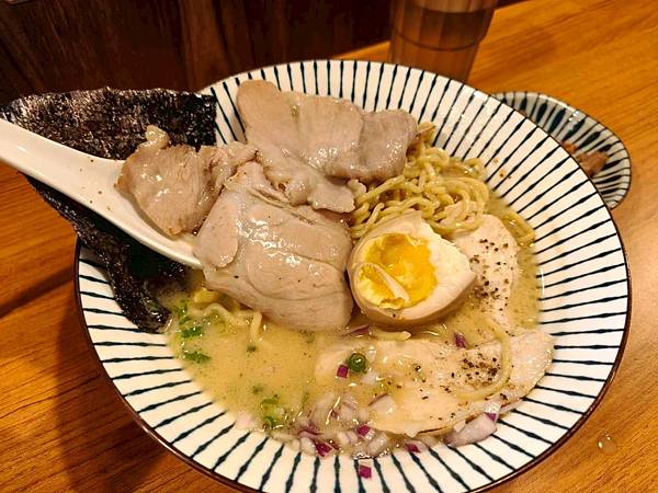 LINE_ALBUM_胡椒雞胸是蒜味拉麵_251002_75.jpg LINE_ALBUM_胡椒雞胸是蒜味拉麵_251002_75.jpg