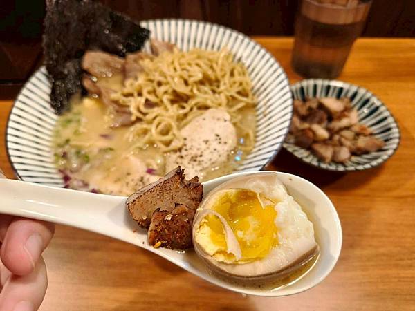 LINE_ALBUM_胡椒雞胸是蒜味拉麵_251002_70.jpg LINE_ALBUM_胡椒雞胸是蒜味拉麵_251002_70.jpg