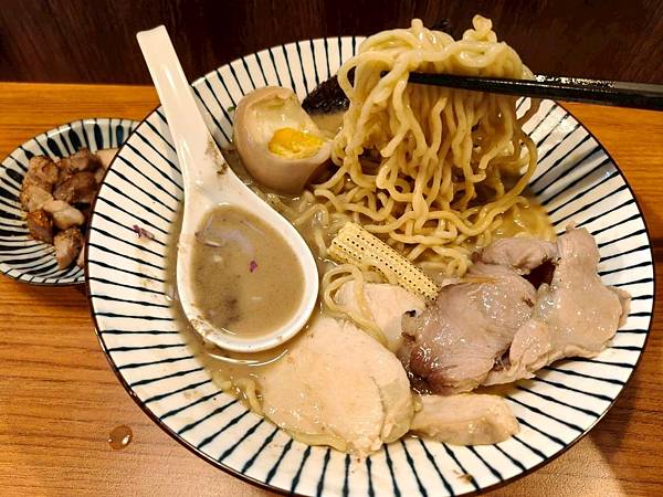 LINE_ALBUM_胡椒雞胸是蒜味拉麵_251002_64.jpg LINE_ALBUM_胡椒雞胸是蒜味拉麵_251002_64.jpg