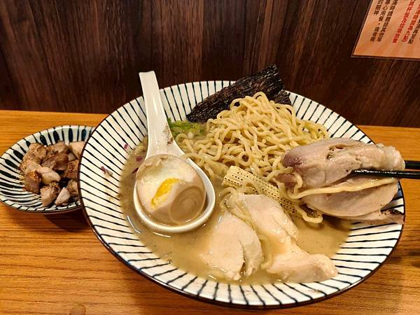 LINE_ALBUM_胡椒雞胸是蒜味拉麵_251002_62.jpg LINE_ALBUM_胡椒雞胸是蒜味拉麵_251002_62.jpg