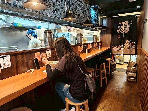 台北內湖737商圈美食拉麵推薦-捷運港墘站【湯一筋拉麵】湯濃 台北內湖737商圈美食拉麵推薦-捷運港墘站【湯一筋拉麵】湯濃