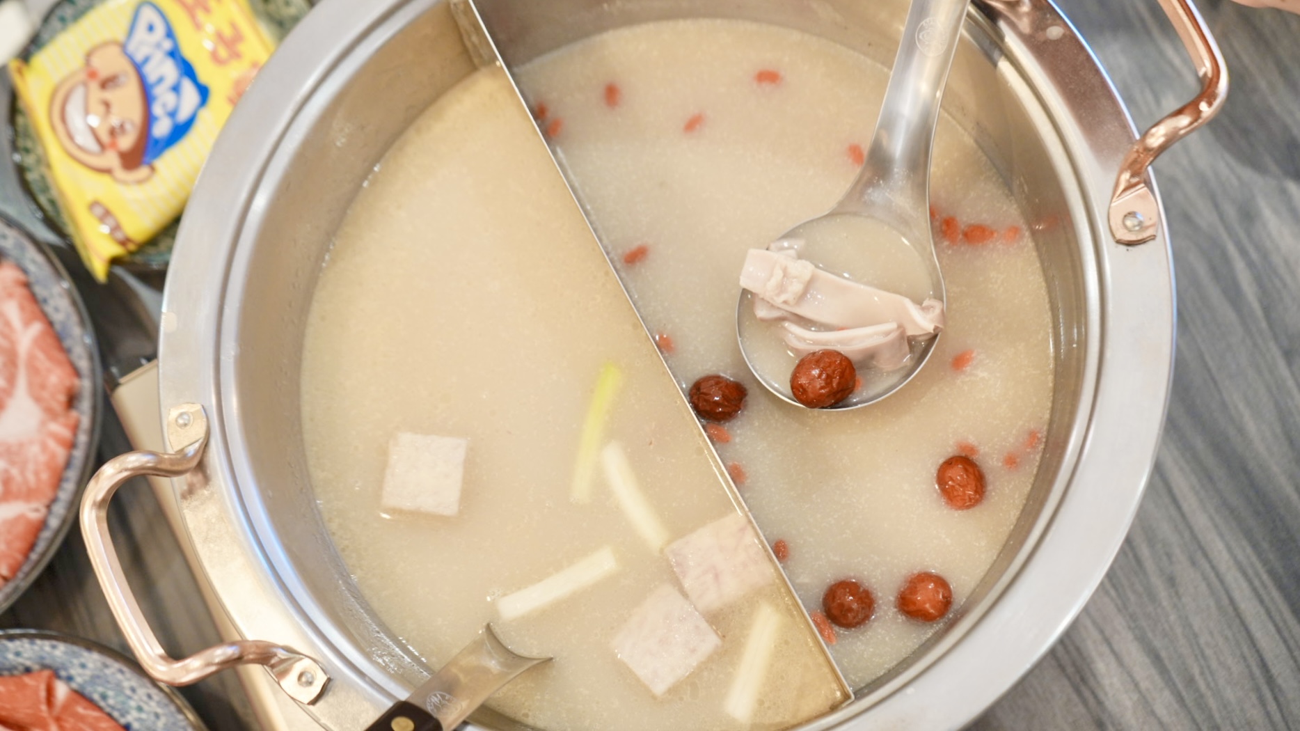 台北市大安區師大美食地圖更新，芋頭控必吃九四火鍋芋頭排骨鍋，捷運台電大樓站高CP值雙人套餐只要699元