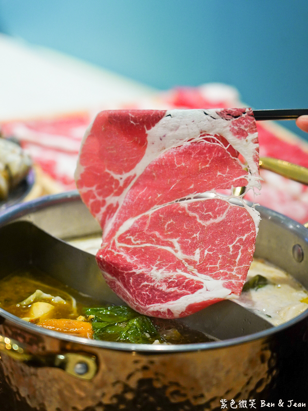 宜蘭羅東火鍋必吃推薦!伊熹鍋物超萌貓咪陪吃超療癒,蔬菜自助吧吃到飽。