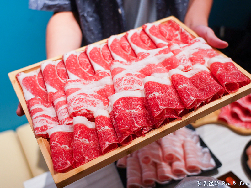 宜蘭羅東火鍋必吃推薦!伊熹鍋物超萌貓咪陪吃超療癒,蔬菜自助吧吃到飽。