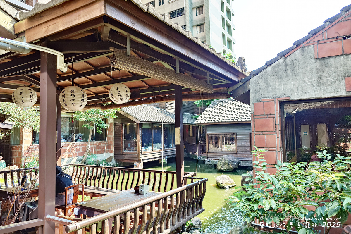 台中市【台中茶餐廳】耕讀園市政店｜古色古香江南建築，老字號茶餐廳品茶聚餐好去處。台中下午茶