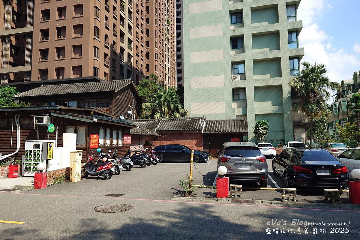 台中市【台中茶餐廳】耕讀園市政店｜古色古香江南建築，老字號茶餐廳品茶聚餐好去處。台中下午茶