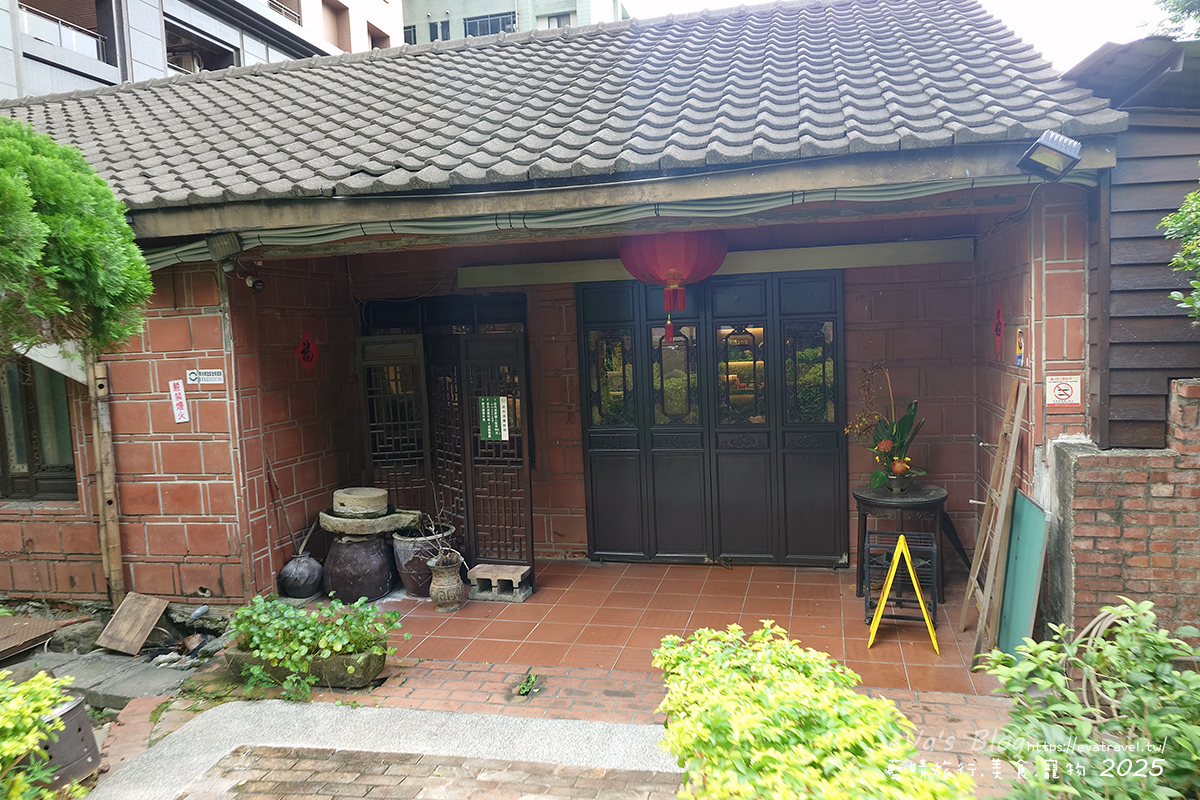 台中市【台中茶餐廳】耕讀園市政店｜古色古香江南建築，老字號茶餐廳品茶聚餐好去處。台中下午茶