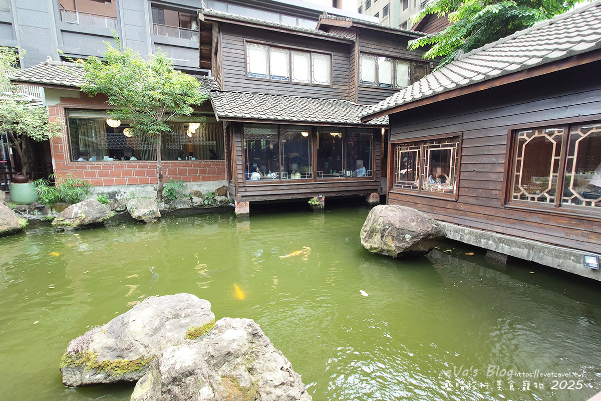 台中市【台中茶餐廳】耕讀園市政店｜古色古香江南建築，老字號茶餐廳品茶聚餐好去處。台中下午茶