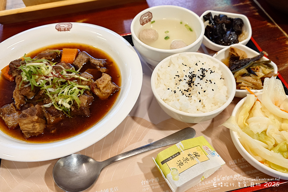 台中市【台中茶餐廳】耕讀園市政店｜古色古香江南建築，老字號茶餐廳品茶聚餐好去處。台中下午茶
