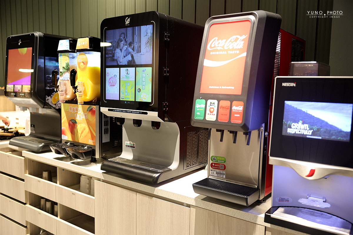 台中市北屯區全台首間韓團應援火鍋 桌邊爆炒＋蔬菜火鍋料、冰品、飲料吃到飽318元起 營業至凌晨2點。菜單價位(台中北屯美食)