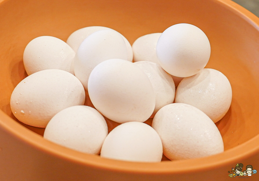 高雄最超值的得閒小聚 鍋來轉 鍋物湯品，旋轉鍋物 + 熟食熱炒 無限放題350元起 X 旋轉鍋物推薦 - 跟著尼力吃喝玩樂＆親子生活