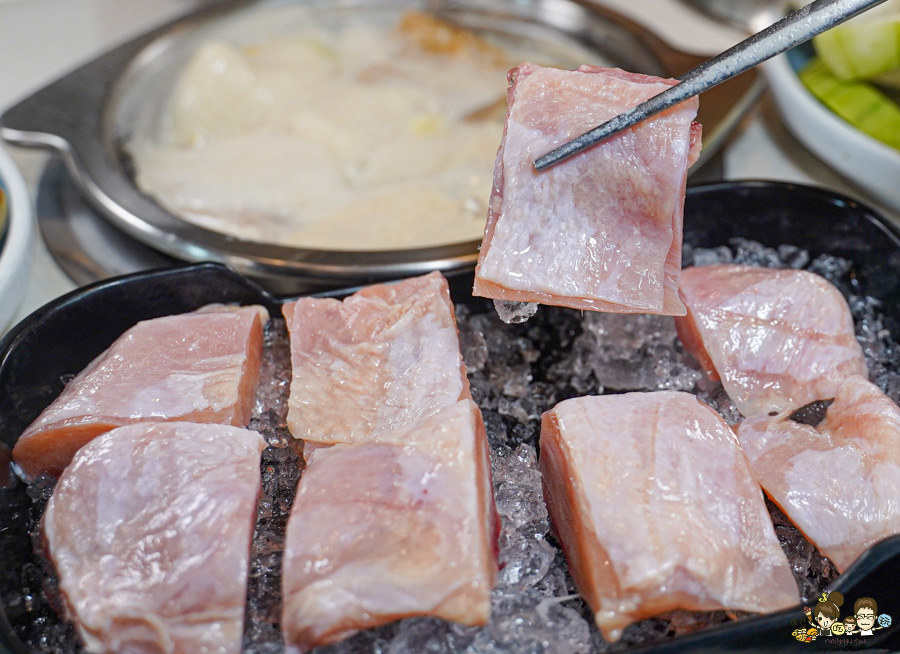 高雄最超值的得閒小聚 鍋來轉 鍋物湯品，旋轉鍋物 + 熟食熱炒 無限放題350元起 X 旋轉鍋物推薦 - 跟著尼力吃喝玩樂＆親子生活