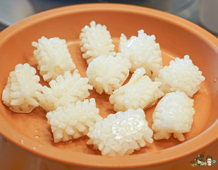 高雄最超值的得閒小聚 鍋來轉 鍋物湯品，旋轉鍋物 + 熟食熱炒 無限放題350元起 X 旋轉鍋物推薦 - 跟著尼力吃喝玩樂＆親子生活