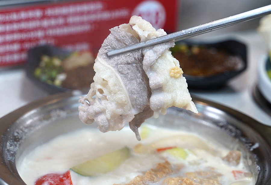 高雄最超值的得閒小聚 鍋來轉 鍋物湯品，旋轉鍋物 + 熟食熱炒 無限放題350元起 X 旋轉鍋物推薦 - 跟著尼力吃喝玩樂＆親子生活