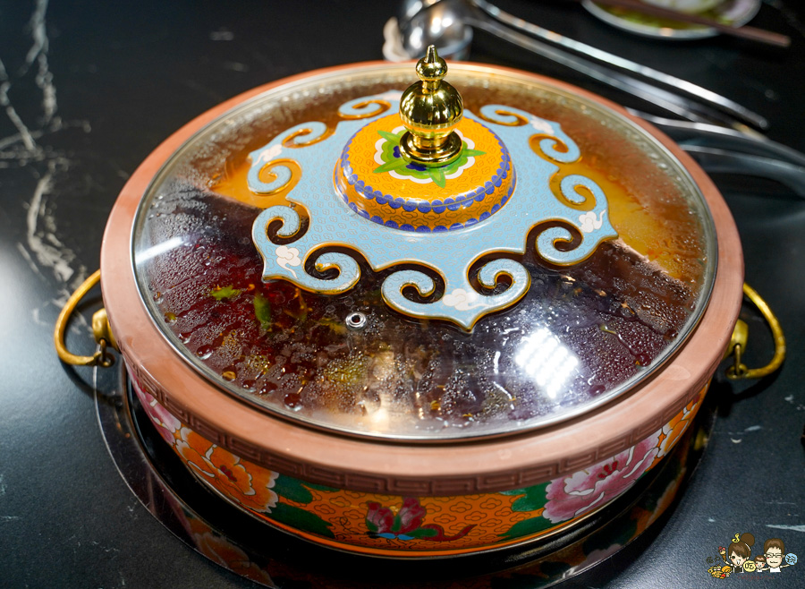 全台首間太古里成都串串麻辣鍋,道地成都風味、唐文化沈浸式空間體驗 X 穿越唐朝吃火鍋、麻辣與唐文化的交融 - 跟著尼力吃喝玩樂&親子生活