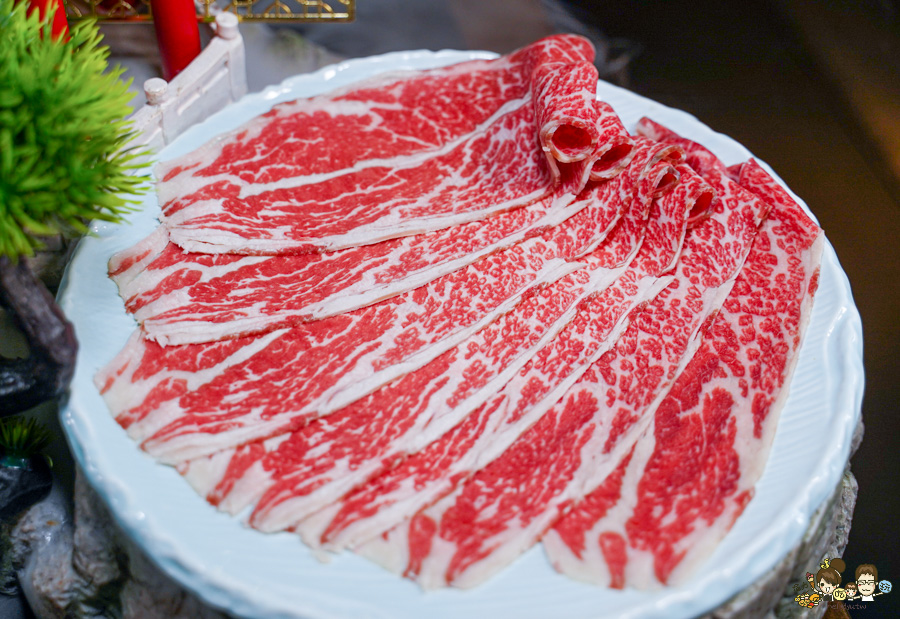 全台首間太古里成都串串麻辣鍋,道地成都風味、唐文化沈浸式空間體驗 X 穿越唐朝吃火鍋、麻辣與唐文化的交融 - 跟著尼力吃喝玩樂&親子生活