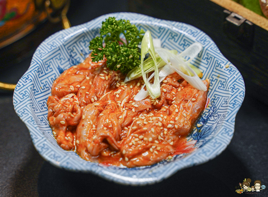 全台首間太古里成都串串麻辣鍋,道地成都風味、唐文化沈浸式空間體驗 X 穿越唐朝吃火鍋、麻辣與唐文化的交融 - 跟著尼力吃喝玩樂&親子生活