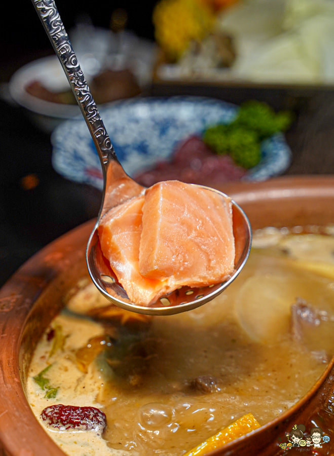 全台首間太古里成都串串麻辣鍋,道地成都風味、唐文化沈浸式空間體驗 X 穿越唐朝吃火鍋、麻辣與唐文化的交融 - 跟著尼力吃喝玩樂&親子生活